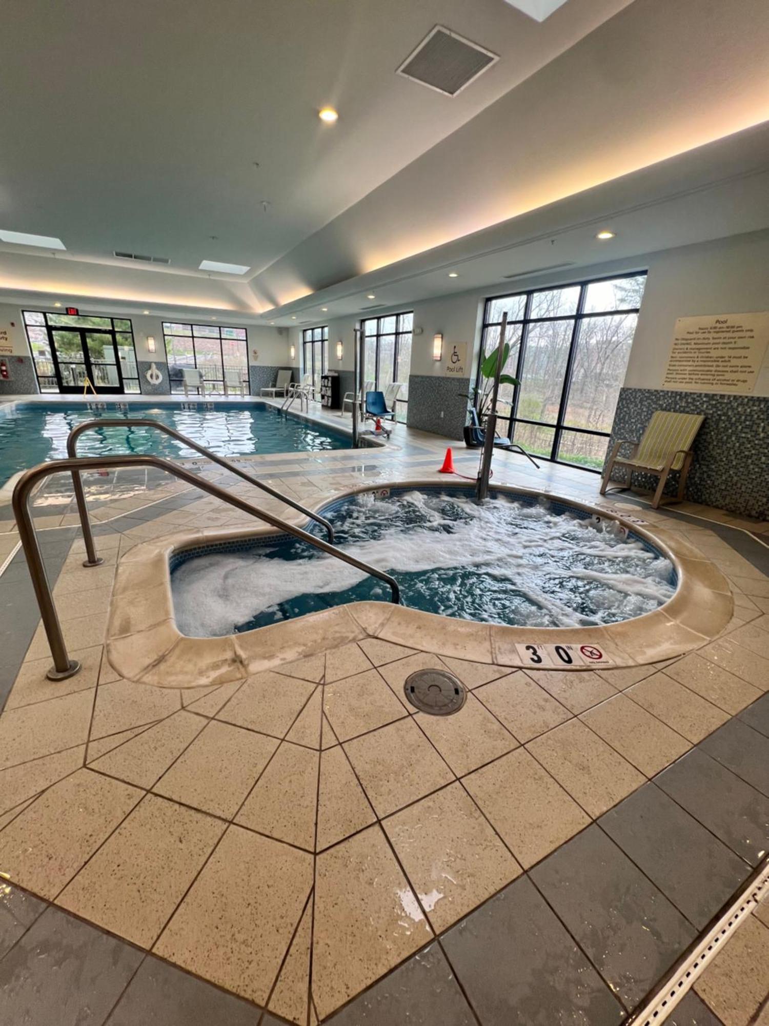 Hampton Inn&Suites Stroudsburg Bartonsville Poconos Extérieur photo